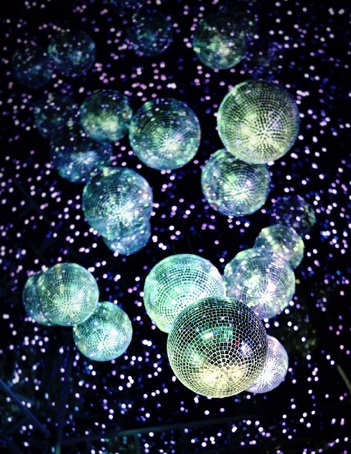 Glitter-balls-dark-room-sparkling-lights